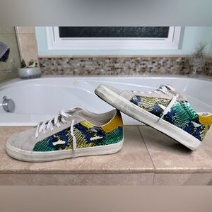 Distressed Vintage Havana Multi color snake print shoes, size 10.